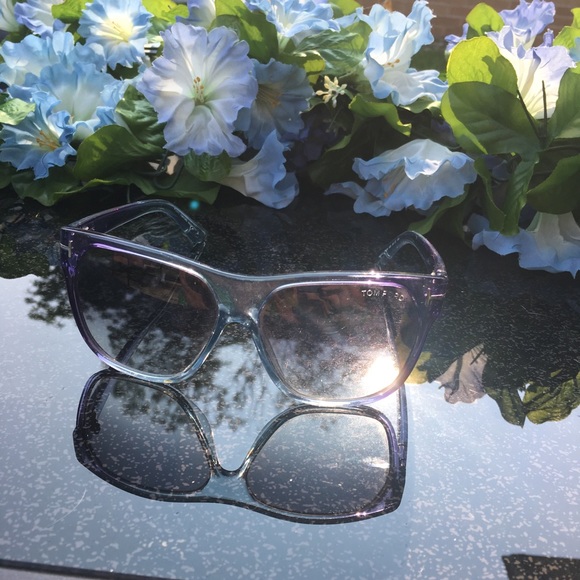 Tom Ford Sunglasses & Case/Box - Picture 3 of 8